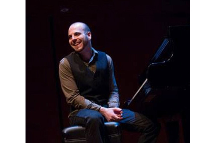 Adam Kromelow