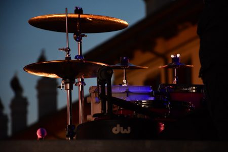 side view of drum set