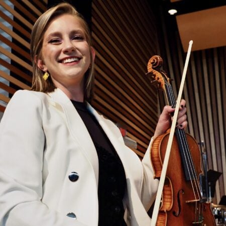 Sommer a violin